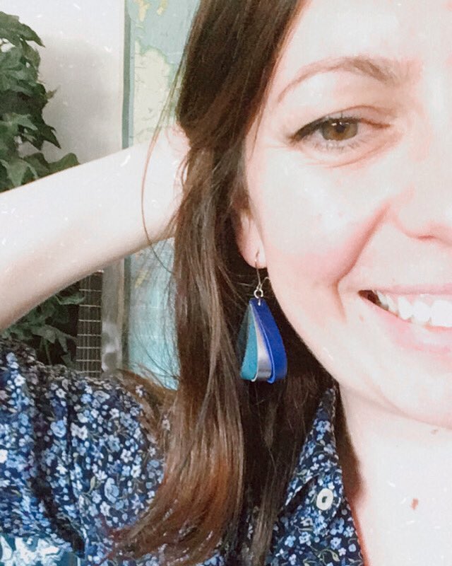 dooouce's tweet photo. #création #happy #handmade #madeinfrance #faitmain #etsy #artisanatfrancais #foliedooouce #leatherwork #leather #fabricationbijoux #minimalist #minimaliste #silver #boheme #bohochic #blueaddict #argenté #leatherlove #blue #leatheraddict #cuiraddict #bleu #bijouxcuir https://t.co/Lgev2Hc7mq
