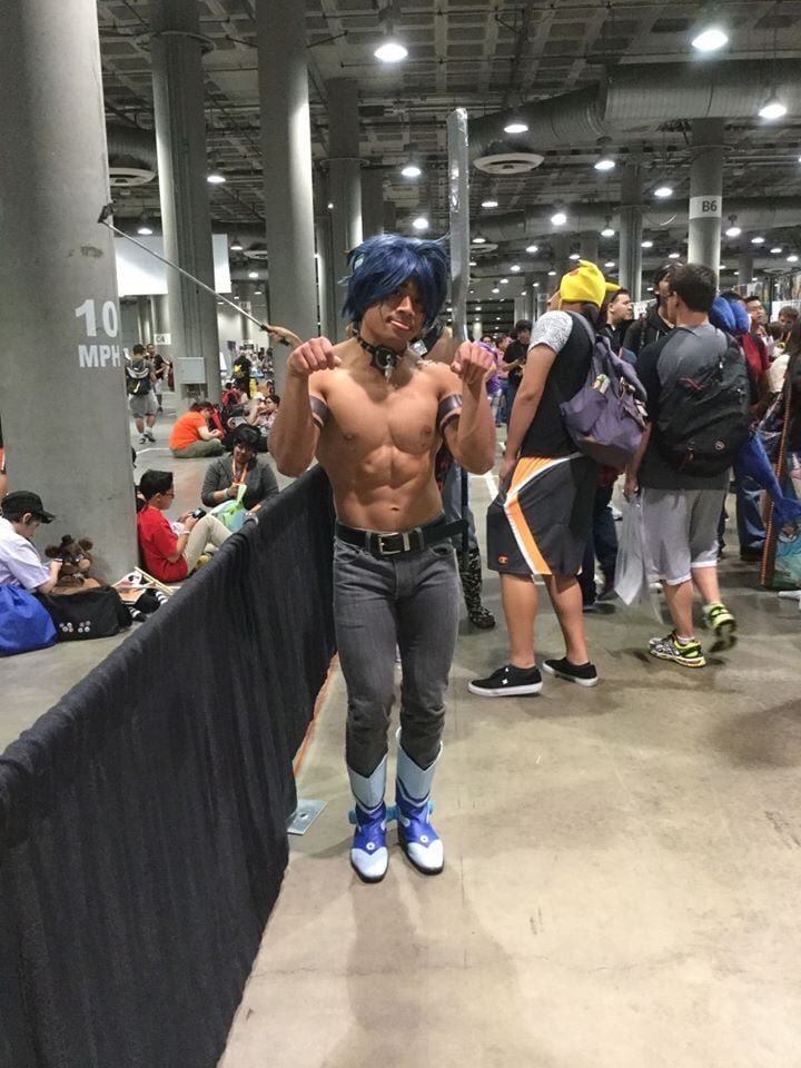 idontcosplay408's tweet photo. Throwback to the days when I used to workout.

Some people train to cosplay super saiyans or scouting legion members.

I worked out to be a buff seme.
More specifically a sexy buff gay dog.

Cosplay by: @SigmaJump 

#DramaticalMurder #Yaoi #AnimeExpo #AX2016 #AnimeExpo2016 https://t.co/nl3ZiAHwoK