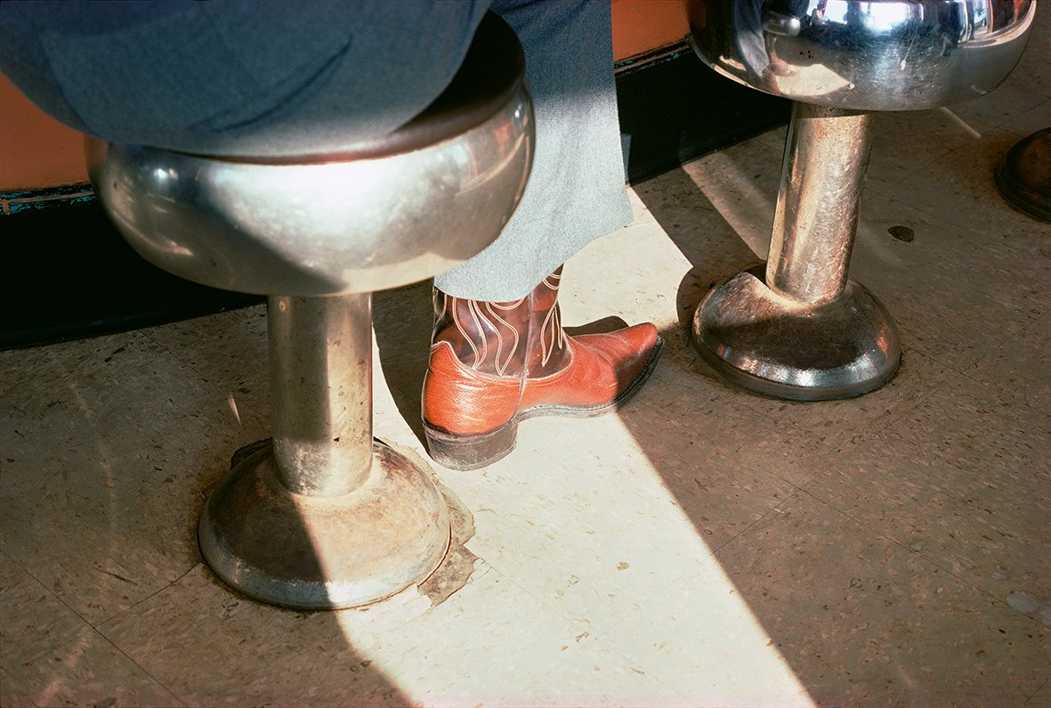 MACK_books's tweet photo. Stephen Shore's 'Transparencies: Small Camera Works 1971-1979' uncovers a rigorous, imaginative exercise in form by an undisputed modern master.

A limited number of signed editions have just been added to our website. https://t.co/be7V2SSEtA https://t.co/iwp3a2ctu9