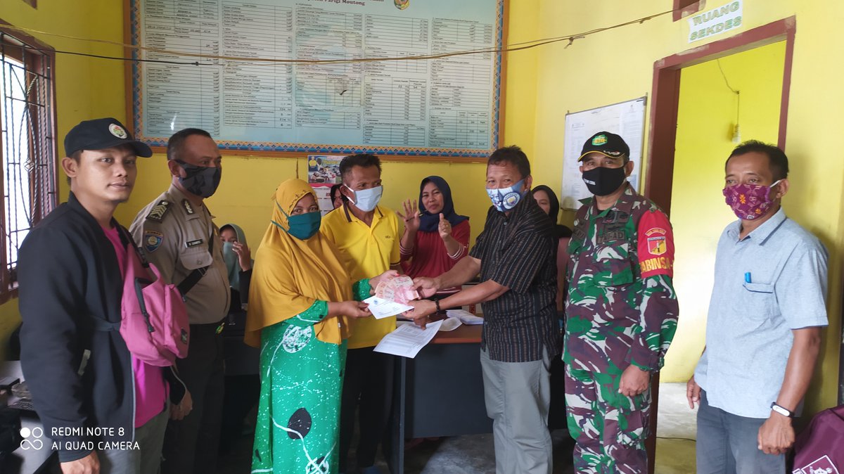 Citizen_Tomini's tweet photo. Penyaluran BLT-DD Tahap II dibeberapa desa Kecamatan Tomini
#BLTDD #tppisulteng #tppiparimout 

@jokowi @KemenDesa @halimiskandarnu @wahiddhoel84 @HanafiTadorante https://t.co/NCxlAAG21a