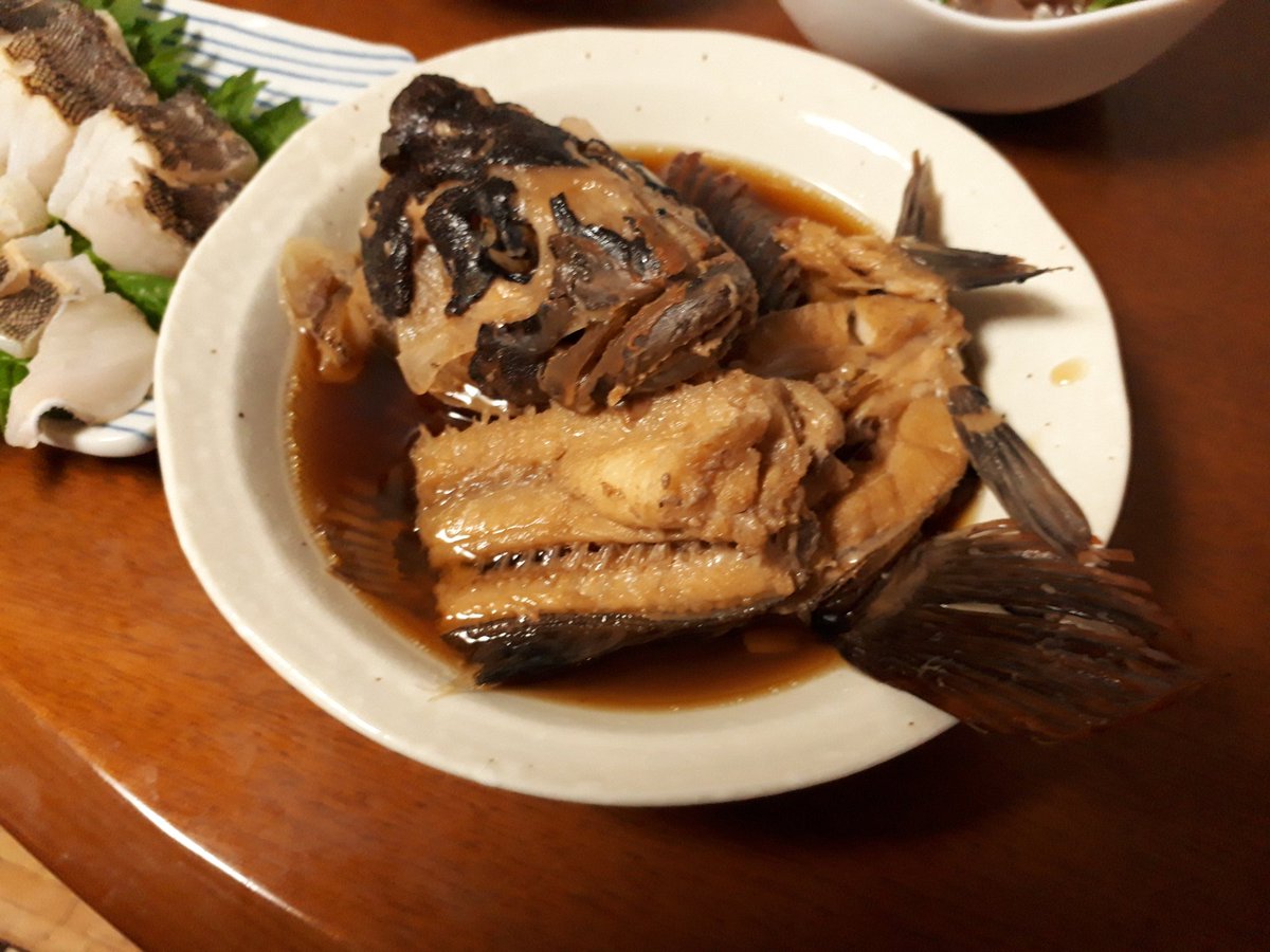 和食 なお寅 筋肉旦那 和食居酒屋なお寅です アイナメ 炙り 湯引き アラの煮付け 鯵 たたき なめろう 味噌汁 アイナメは皮の食感も良いので残しています こちらはポン酢ともみじおろしでお召し上がりください そして 今日のお供