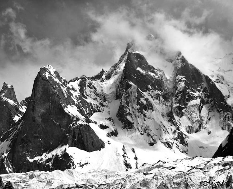Alpine_Pakistan's tweet photo. Charakusa valley is one of the most beautiful mountains in the Karakorum Range.
🇵🇰⭐𝐅𝐨𝐥𝐥𝐨𝐰 &amp; 𝐑𝐞𝐭𝐰𝐞𝐞𝐭⭐
#visitpakistan #DiscoverPakistan #travel #rockclimbing #k7valley #Trangotower #expedition 
#mountaineering #explore #karakorum @dominobb @f_azhar @PakistaninUK https://t.co/2IkO2e7xni