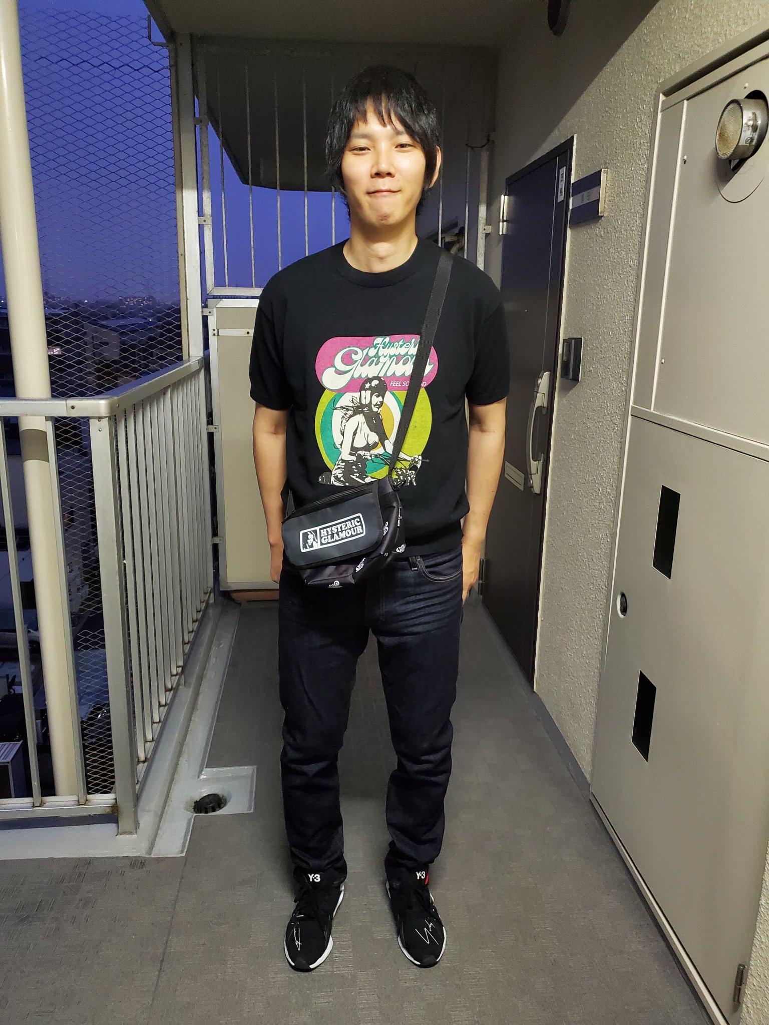 あっくん Akkunn 母写 ヒステリックグラマーのfeel So Goodプルオーバーにリーバイスmade And Crafted511made In Japan Y 3のfyw S 97 土曜に提げていく用のヒスのミニメッセンジャーバッグ ついに半袖ニットの季節 いつ使うか分かんないけど土曜出勤