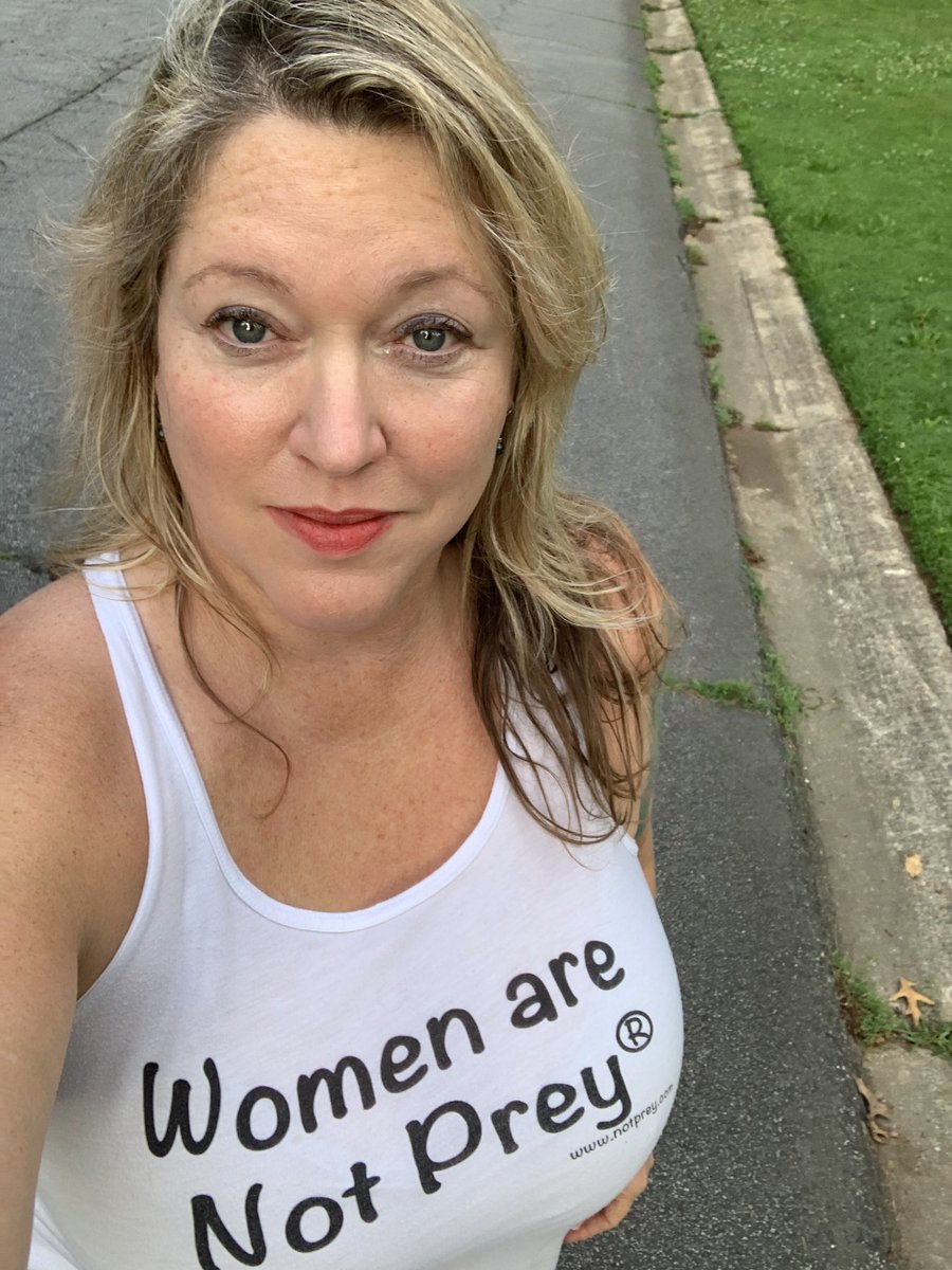 womenarenotprey's tweet photo. Long morning walk but proudly wearing my #declarationofempowerment #women #womenarenotprey #notprey #socialrevolution #empoweringwomen #empowerment #SaturdayVibes #atlanta #ATL #atl404 https://t.co/24g8Qe0rgx