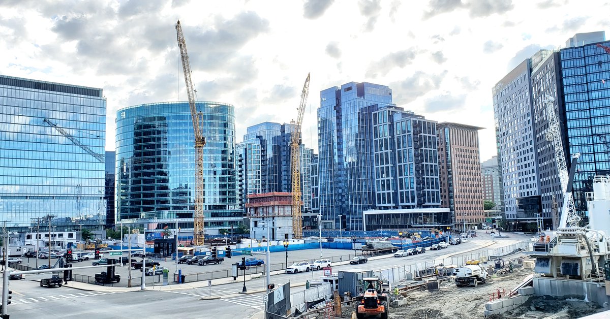 OnlyInBOS's tweet photo. Boston's Seaport District has gained ten million square feet of development and more than 4,000 residents since 2000. https://t.co/d6tHAywdRn