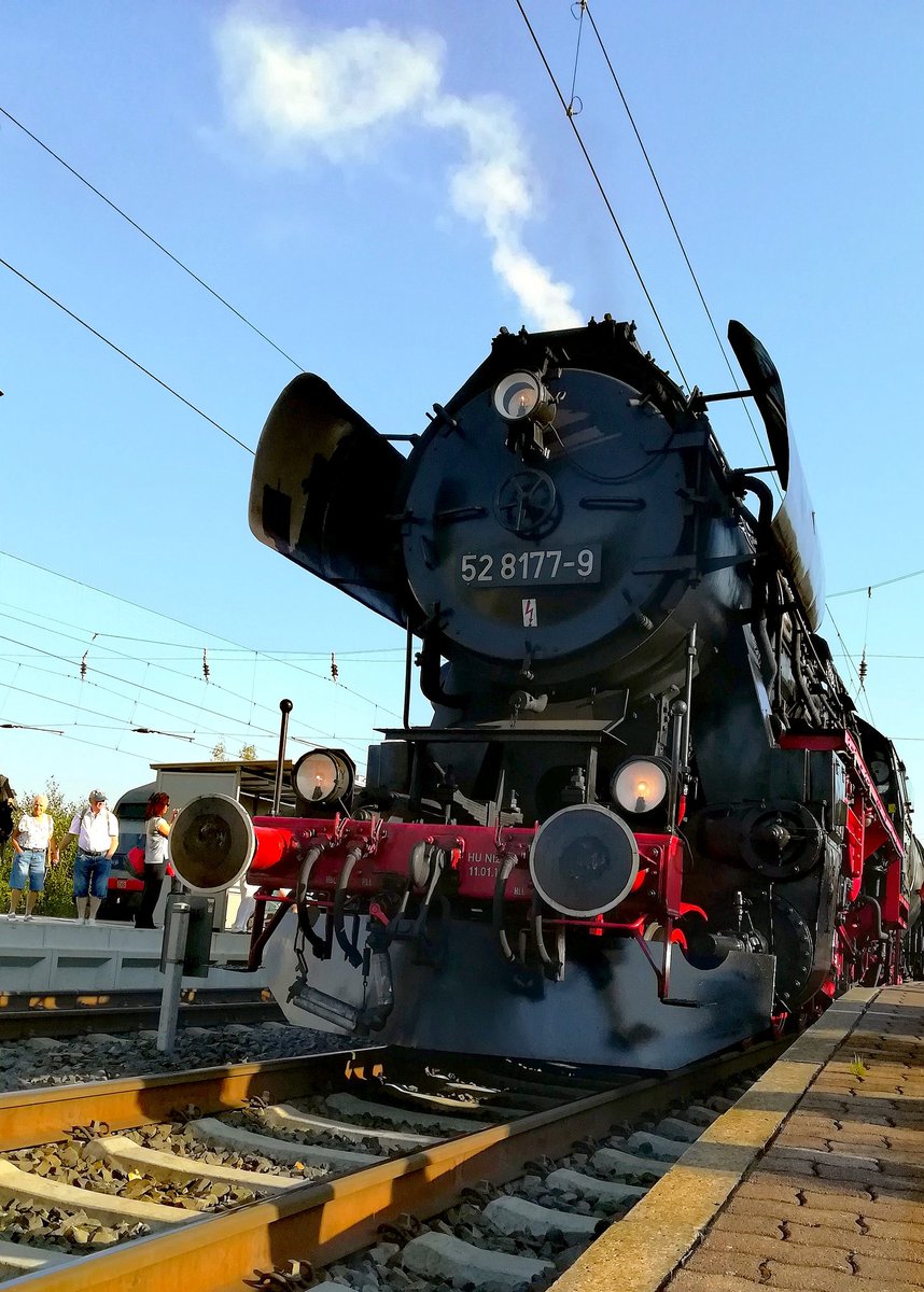 <a href="/duemmster_user/">mission possible 🐈</a> War Heizhausfest und bin von Berlin mit dem Sonderzug vom Verein <a href="/Berlin_m_Dampf/">Berlin macht Dampf | Dampflokfreunde Berlin e.V.</a> angereist. War ein super Tag, hier ein Bild von einem stop unterwegs nach Chemnitz