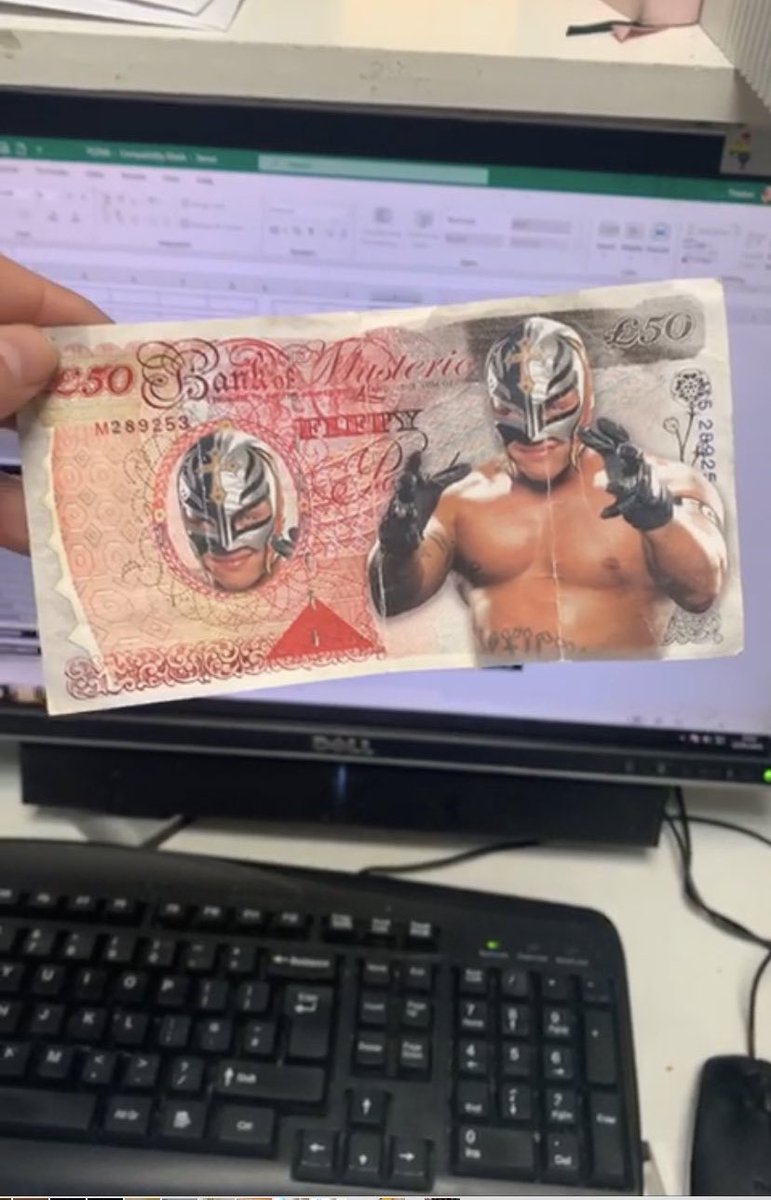Ryan_Dand's tweet photo. Can’t believe max sold his PS4 for 200 quid and handed these into the post office https://t.co/5InUZQqaZa
