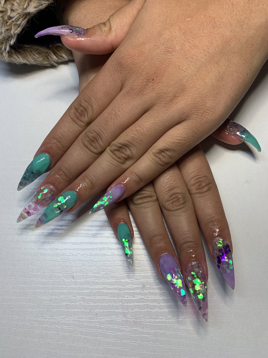 nessshrndz's tweet photo. I did that 💅🏼 #sdnails #nailstyle https://t.co/J8rpvT8wsg