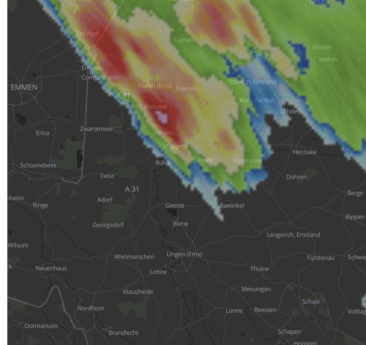 Tussen Emmen en Coevorden oppassen voor grote hagel! Radarecho's &gt; 60dBz!!