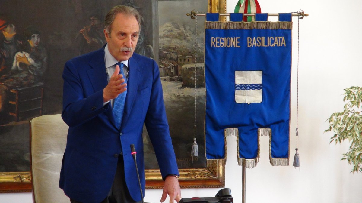 cronachelucane's tweet photo. CRONACHE DEL MEZZOGIORNO, GLI AUGURI DI BARDI - Il presidente: “Scommessa importante in questo te lo di crisi” - https://t.co/cBVZrpBmjp https://t.co/mu9rrQzdcQ