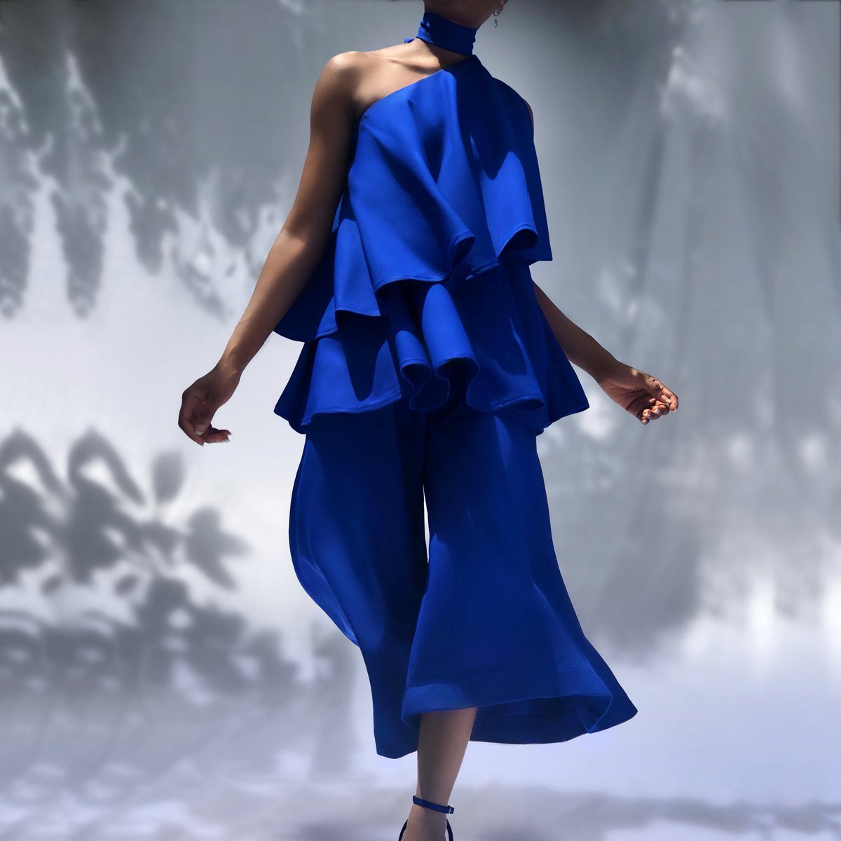shop_inkha's tweet photo. PEARL
This fifth look speaks for itself! A tie-neck blouse with flare layering and culottes set.
Price - NGN15,500.00
DM or Call to order!
#inkha #shopinkha #fashion #madeinnigeria #buynigerian #supportsmallbusiness https://t.co/BmlA3wOjdB