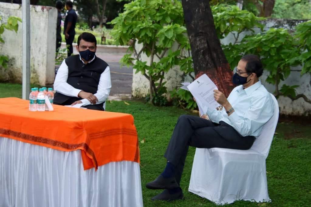 Sachinshivsena's tweet photo. आयुष्यात सर्वांसोबत नम्रतेने वागा...कारण माणसाची वेळ बदलायला वेळ लागत नाही.
#Best_Example
@CMOMaharashtra @OfficeofUT https://t.co/LJcfUUyHnQ