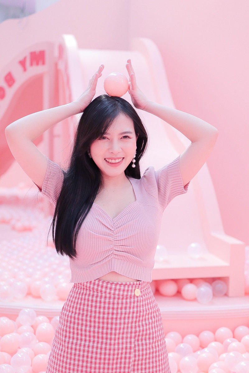 adearabitty's tweet photo. บ้านบอลลลลล เข้าไปแล้วรู้สึกว่าจะเดินแต่ก้าวยากมาก5555555 https://t.co/722gVv2eGs