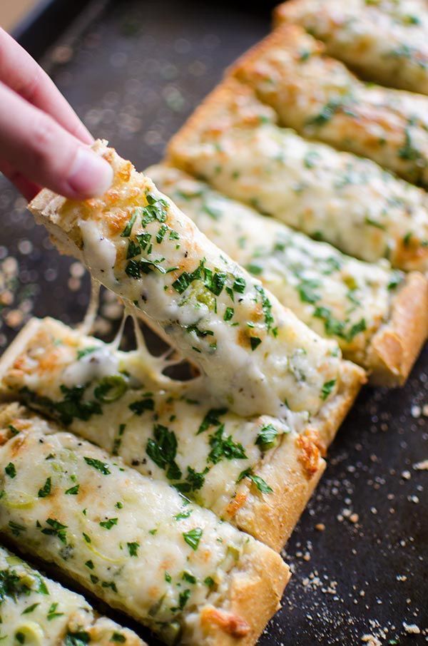 Living_Lou's tweet photo. It’s my favourite for snacking!
Cheesy herbed garlic bread - follow the easy recipe >> https://t.co/5ICeRSX1Nq
#cheese #snackathome https://t.co/Yu7eBTrOQP