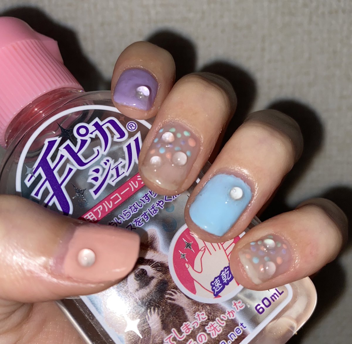 立花日菜 No Twitter せっかく6月だし紫陽花好きだし と思って紫陽花みたいなネイルをするはずが パーツがまだ手元になくて迷走しまくりました まあ 良いか