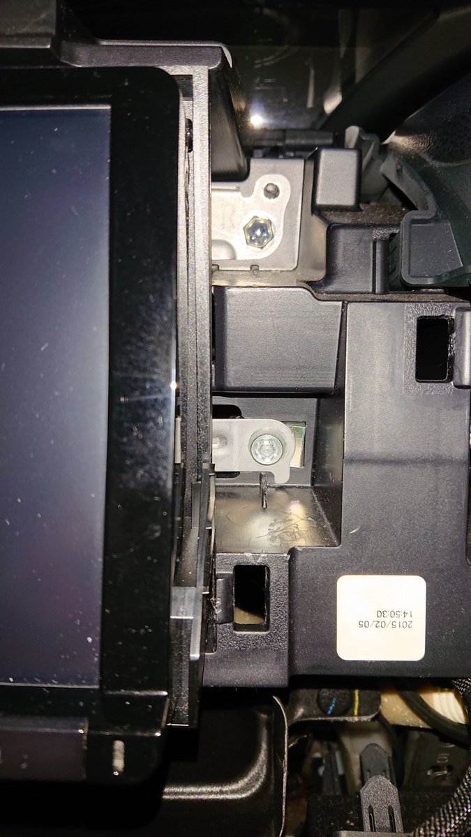 ぬるキャン Acc電源取り 10ピンカプラーに電源取り用のコネクタを付けます コネクタのaccへ先にステアリングからナビ裏にとり回していた線を付けます Endy エンディー 電源取出しコネクター トヨタ ダイハツ車用 10ピン Epp 011t T Co