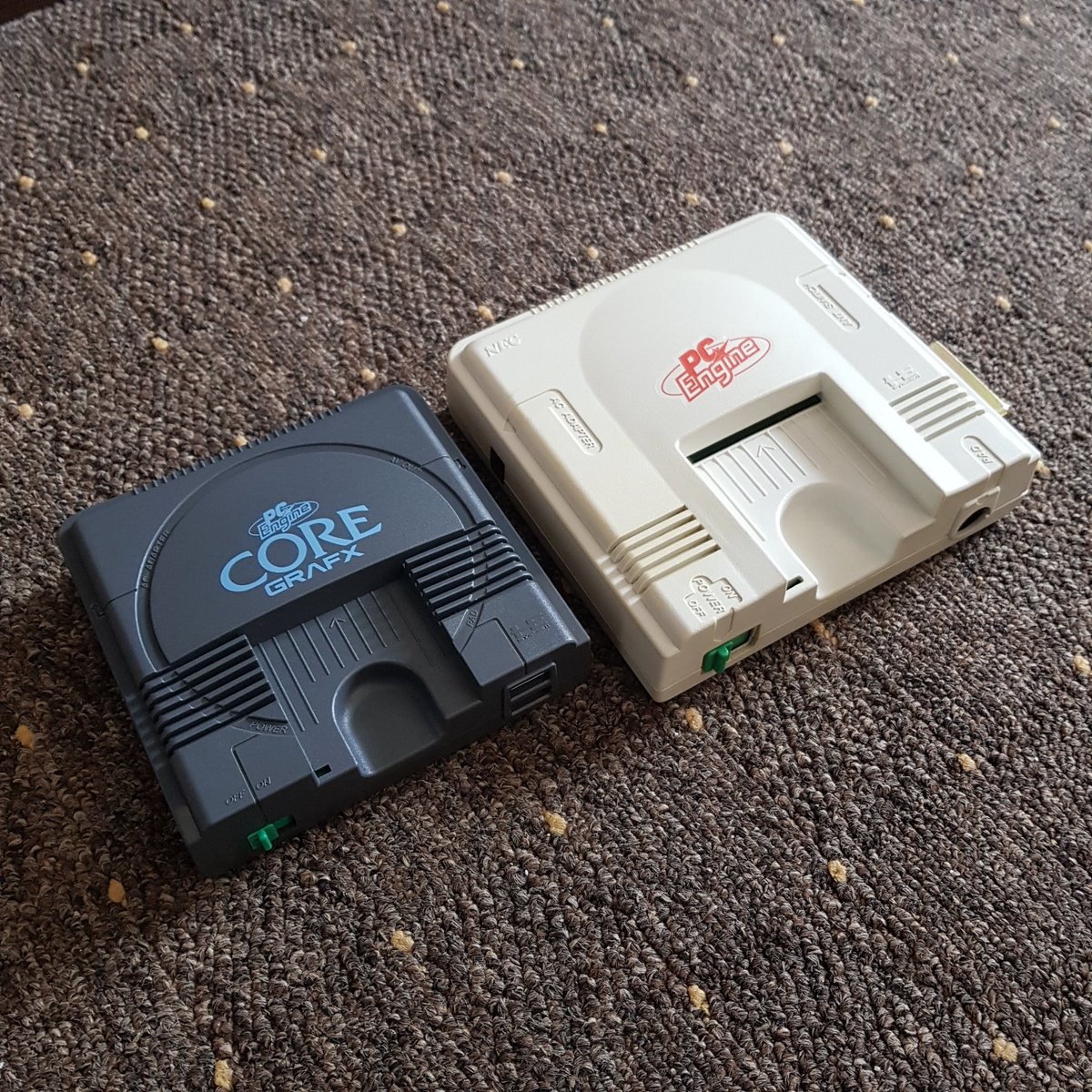LordDestiny_'s tweet photo. Just a quick #update for those of you that might be interested in a #comparison between the #CoreGrafxMini and the original white #PCEngine.
Difference in size is less than you might think .. guess about 25%. Controllers are 1:1 (used Duo-R one)
#GamersUnite
#gamergirls https://t.co/CTh84WYz0d