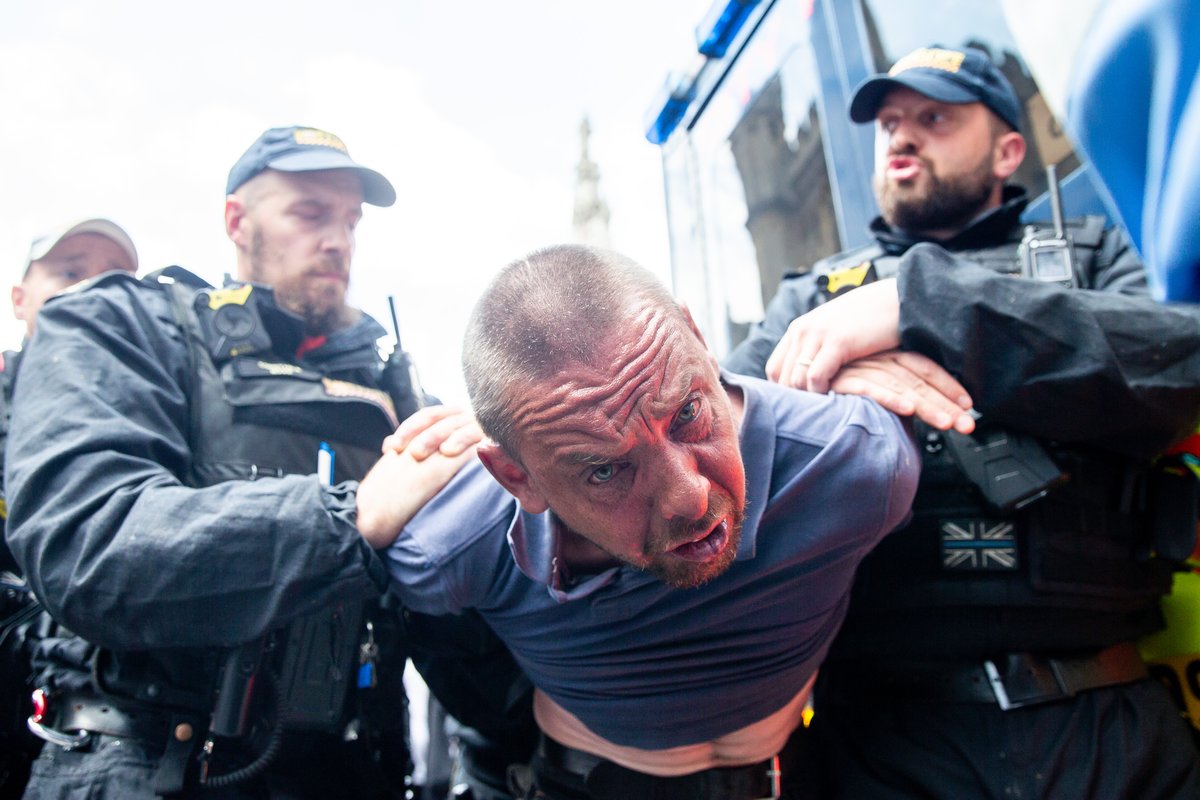 BeardedGenius's tweet photo. *record scratch*

*freeze frame*

Yup, that's me. You're probably wondering how I ended up in this situation... https://t.co/41MysW0goi