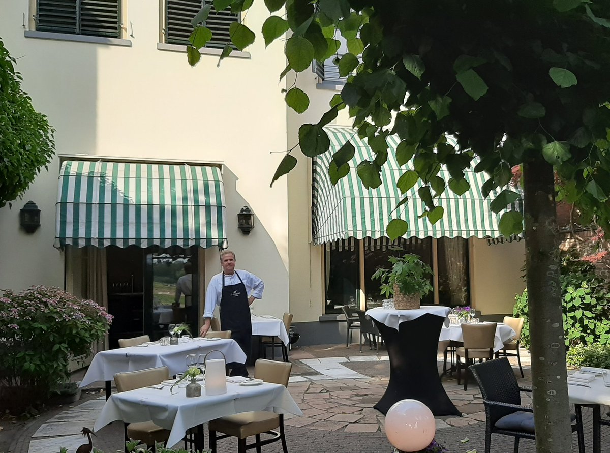 Op vrijdag en zaterdag draaien we tijdelijk nu ook onze service in het van Marlehuis. We hebben voor vanavond nog één tafeltje vrij. Laat u zich ook culinair verwennen door chef Ruard Veltmaat? #Diner #Deventer #Salland #restaurant