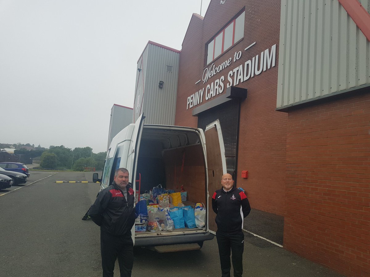 lcfhp's tweet photo. Many thanks to John from @AirdrieoniansFC Community Club for an astounding food donation today.

LCFHP are delivering hundreds of foodpacks weekly for NLC's hotline, and we're supporting over 30 food banks and community response orgs 

If you need food call 03005550407 for help https://t.co/Di0yIYA6ni