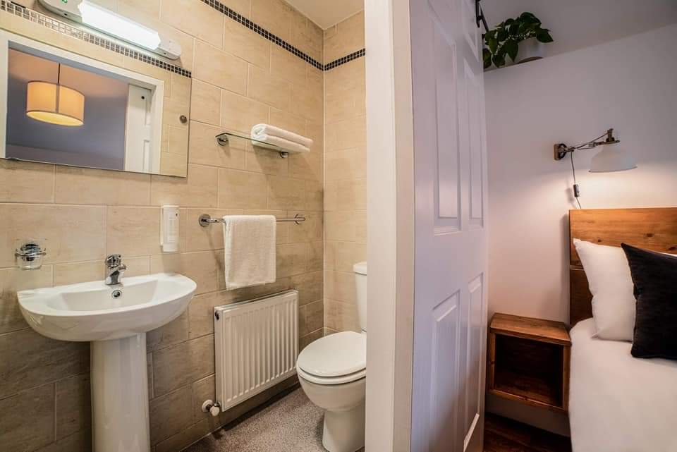 blackcatgalway's tweet image. Newly refurbished and super cosy! BlackCat rooms are ready to welcome our first guests!!

#blackcatgalway #visitgalway #salthill #Galway #Staycation2020 #wildatlanticway #blackcatrooms #StayLocal #galwayhotels #placestostaygalway