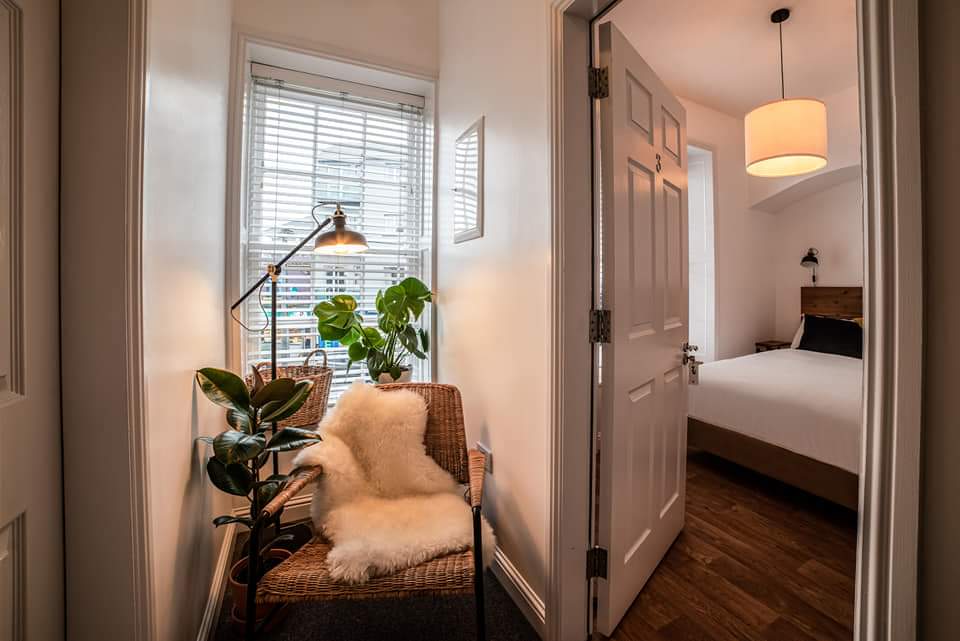 blackcatgalway's tweet image. Newly refurbished and super cosy! BlackCat rooms are ready to welcome our first guests!!

#blackcatgalway #visitgalway #salthill #Galway #Staycation2020 #wildatlanticway #blackcatrooms #StayLocal #galwayhotels #placestostaygalway