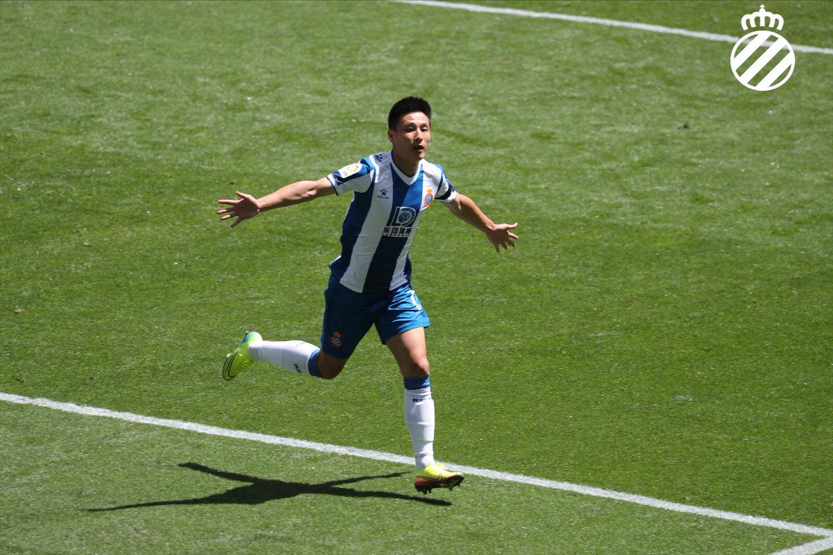 RCDEspanyol's tweet photo. 💫🎩🎯 WU LEI, WU LEI, WU LEI🎯🎩💫

#EspanyoldeBarcelona | #RCDE | #EspanyolAlavés https://t.co/AFUAozmwVg