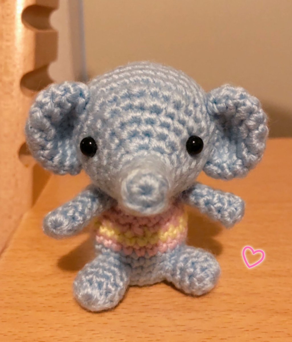 みみこ ハンドメイド垢 11作品目 ぞうさん 毛糸 Daisoｱｸﾘﾙ かぎ針 6 0号 編み図 一番わかりやすいあみぐるみの教科書 いちかわみゆきさん 講談社 うわぁぁぁどの角度から見てもかわいい ぞうさん大好きです
