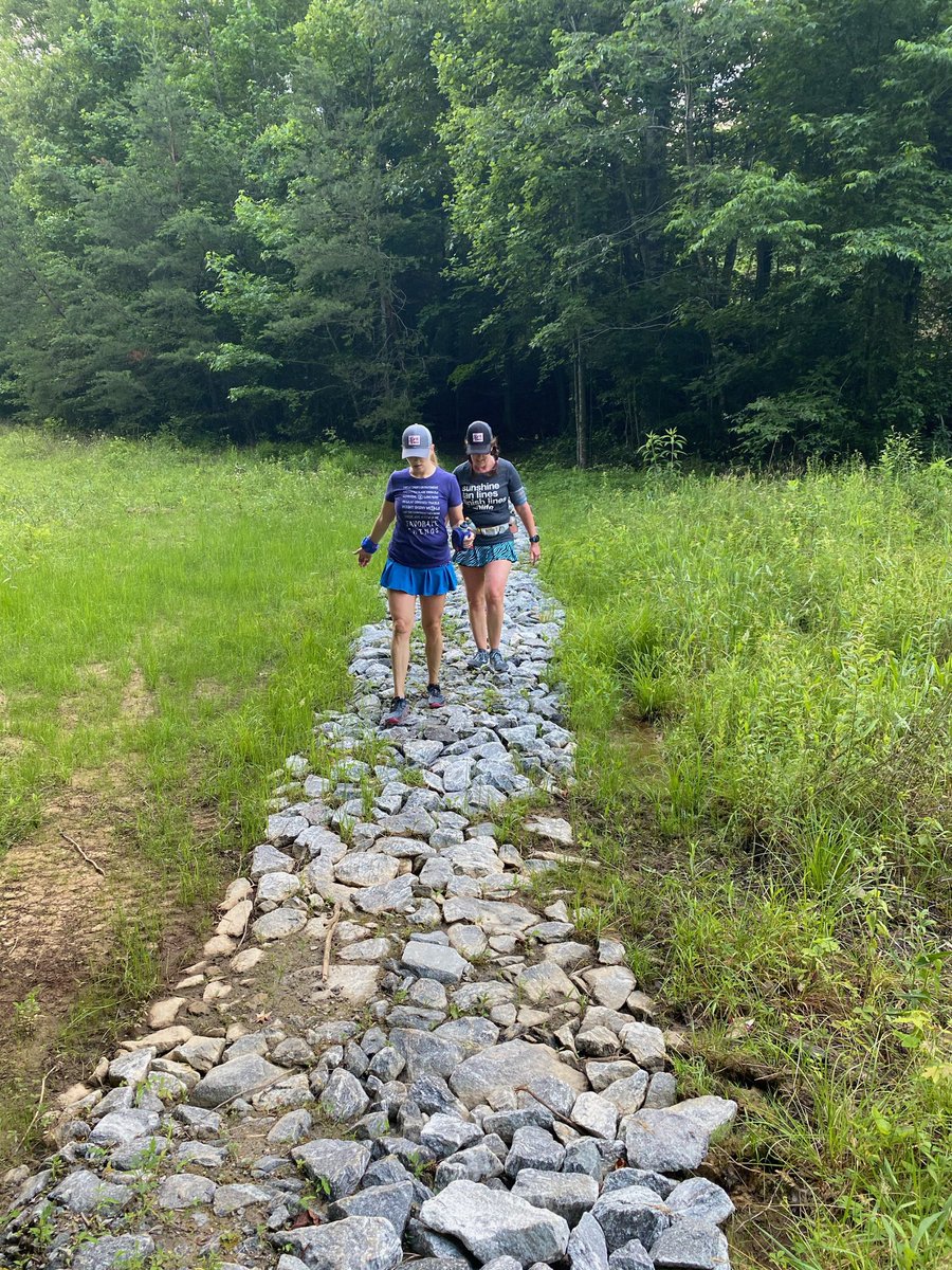 kimpossibleont1's tweet photo. I never claimed to be Sacagawea 🤷🏻‍♀️🤣. 
At every split in the trail my instinct was to go the other way😆. 
7 miles of trails &amp; good times. 
Run Streak Day 530🏃🏻‍♀️
Happy Saturday!! 
*****
#runstreak2020 #runoutsideeveryday #trailrunning #skirtsportsambassadors #brfs #hotcholatier https://t.co/0dYSYjbO1n