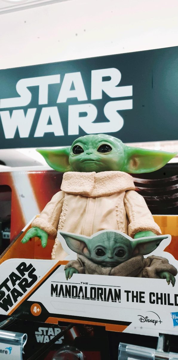GeekAtmosphere's tweet image. ¿Alguien más muere de amor cuando ve aparecer a The Child (alias Baby Yoda) en The Mandalorian?🥰 Esta preciosidad y mucho más sobre la serie de moda acaba de aterrizar en @geekatmosphere 🚀

#babyyoda #thechild #themandalorian #starwars #yoda #disney #hasbro #geekatmosphere