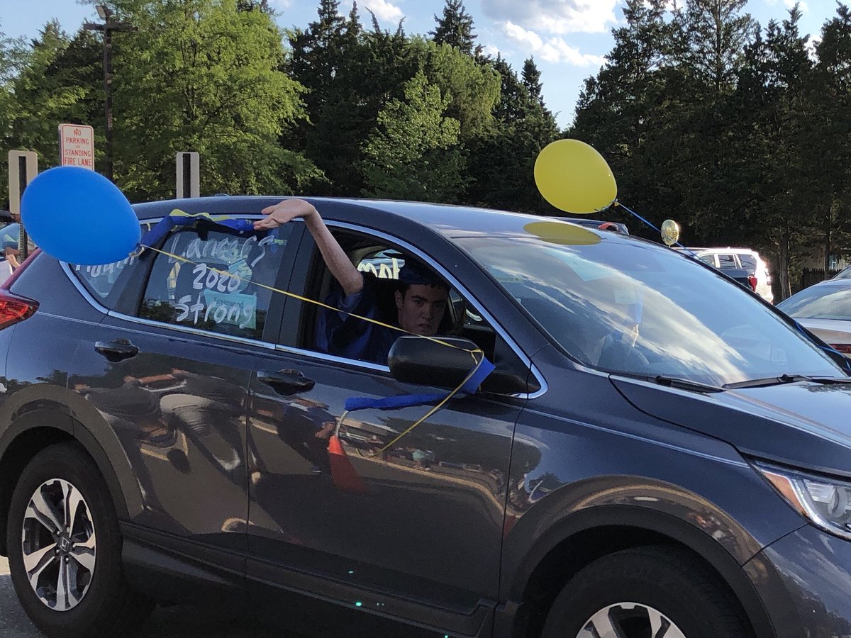 LancersUnified's tweet photo. Unified player Adam waves good-bye to an amazing 4 years and hello to an even more wonderful future!!! Congratulations!!! #Graduation2020 https://t.co/tXhbypdkAy