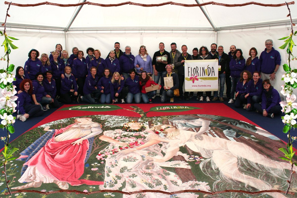 Con questa foto di Fiorinda 2016....vi comunichiamo che abbiamo vinto il contest per la categoria infiorate di fiore secco. Ricevendo voti dall'Italia e dall'estero! Un'altro importante riconoscimento!
UN INFINITO GRAZIE DI CUORE A TUTTI VOI PER IL SOSTEGNO💜💐