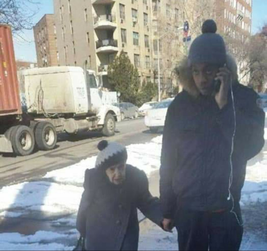 bullishrobr's tweet photo. Few month ago, an elderly lady asked me to walk her home because she was scared she was going to slip on the ice. Since then we've become friends and now I walk her home almost everyday.
Changed Men Change The World #BeTheChange 
Arizona Christian Univ.
#G1ATHLETE https://t.co/ovLyZy9i6n