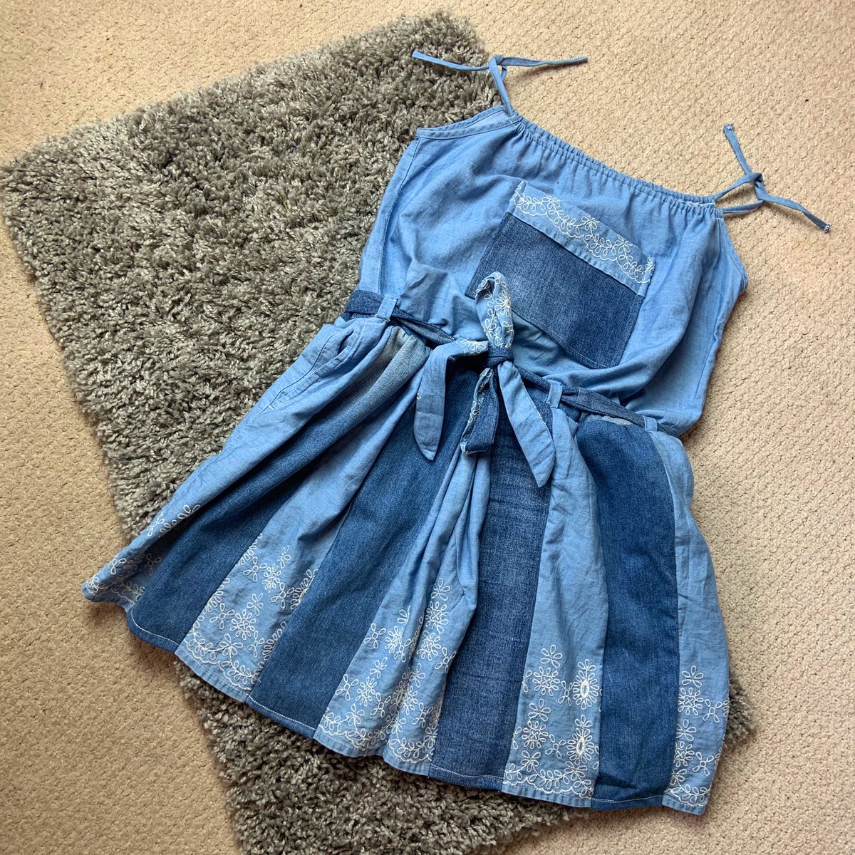 elouie_lounge's tweet photo. Another transformed alteration ready for the sun☀️ 

#emilylouise #seamstress #handmadeclothingbrand #handmadesewing #alterations #transformation #upcycledclothing #reusable  #uk #scottishborders #supportsmallbusiness #supportlocal #lingeriemaking #luxury #sewing #etsyshop #etsy https://t.co/1MofDUjEWa