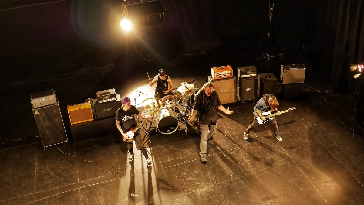 SnapBorder's tweet photo. Aujourd'hui c'est tournage du prochain clip avec @CHS_Prod!
Merci à @lautrecanal pour les locaux, on à hâte de vous montrer le résultat 🔥
#snapborder #video #Nancy #toujoursplusdamplis #nickelback https://t.co/oy6bB1xXW9