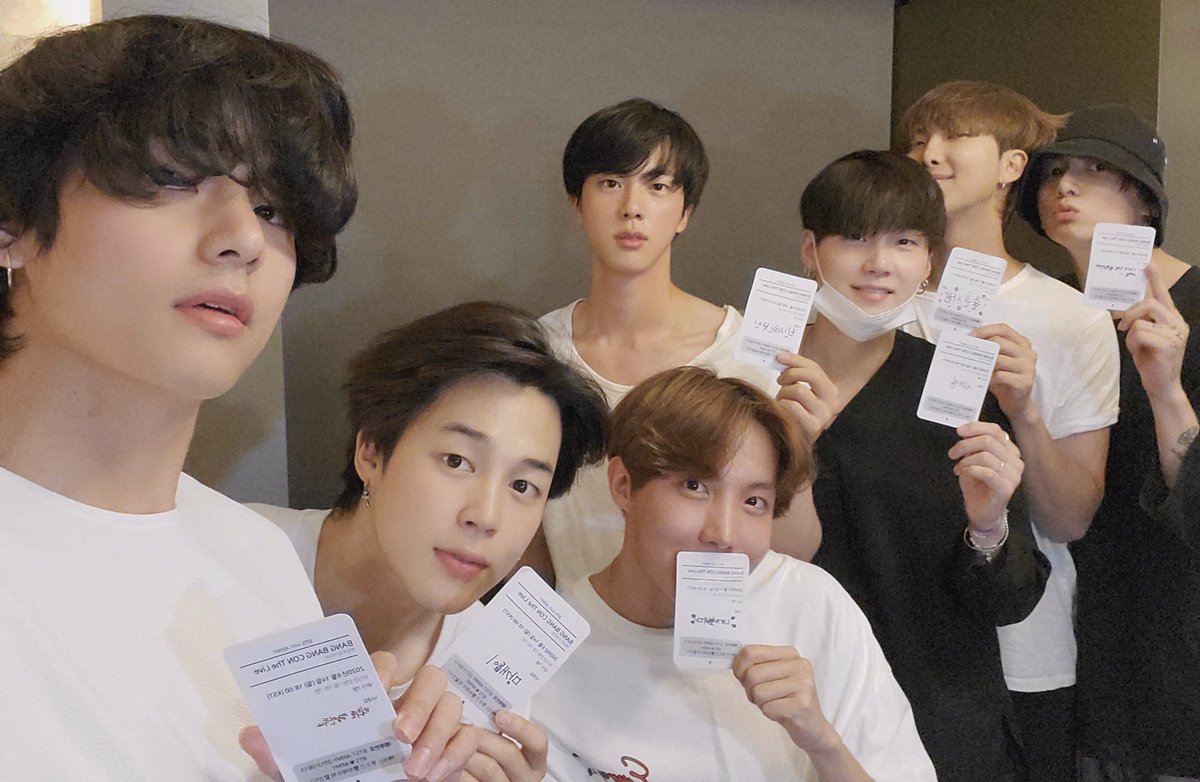 BwithU1013's tweet photo. 지민이 민낯보고 기절
탄이들 민낯도 이렇게 이쁘다
#JIMIN #지민 #OurJimin 
#RM #JIN #SUGA
#JHOPE #V #JUNGKOOK 
@BTS_twt https://t.co/sqtelD8B8O