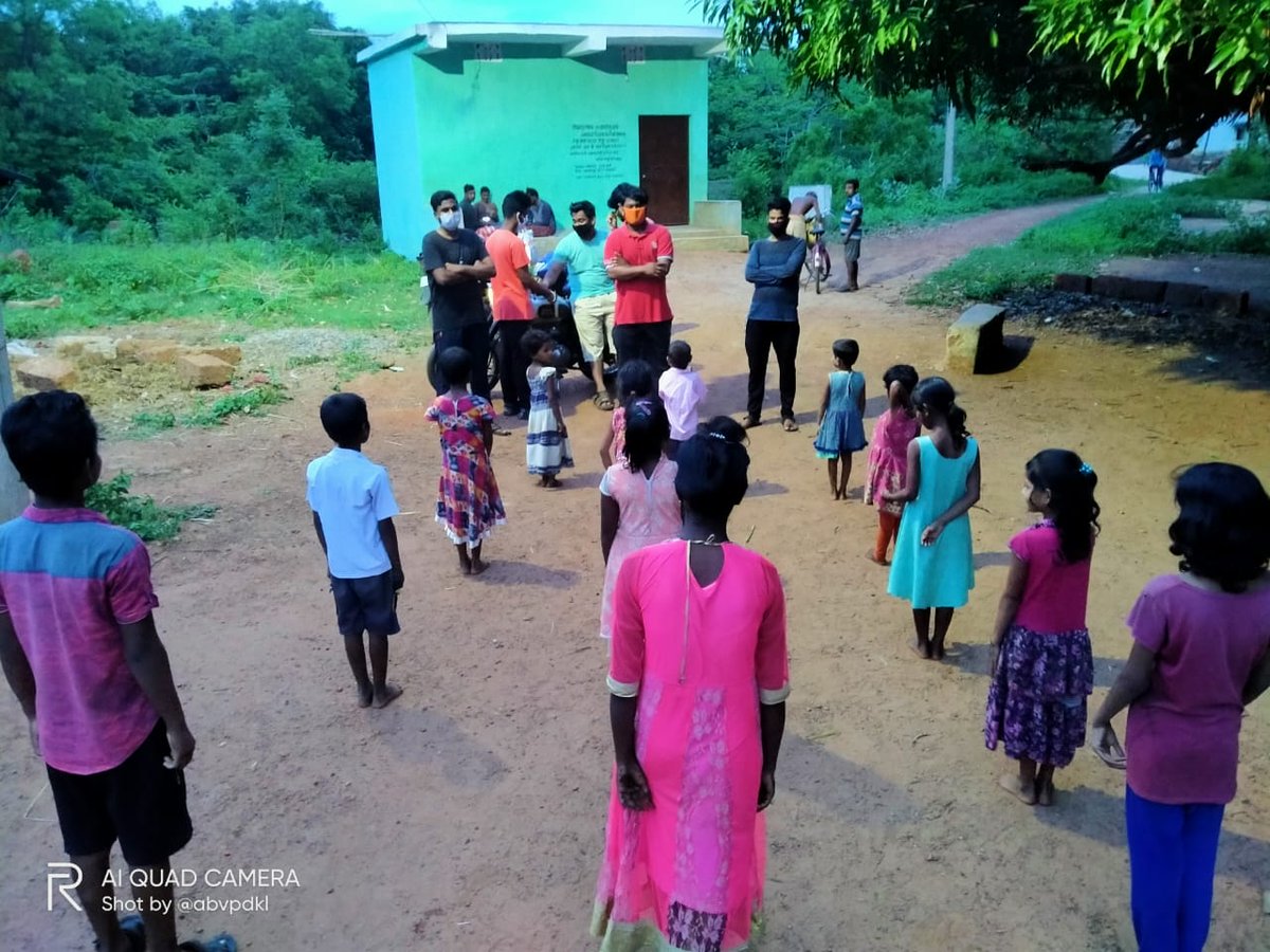 Arijeetodisha's tweet photo. #46th day of continuous #SEVAWORK by #ABVP Dhenkanal unit. Today we reached Sarjang Sahi of Luchapali village. We distributed #STUDENTKIT, soaps, biscuits, to   students &amp; taught students  the basic hygiene practice for healthy life. @ABVPVoice @nidhitripathi92 @PandaAvilash https://t.co/uGPVhCcFGd