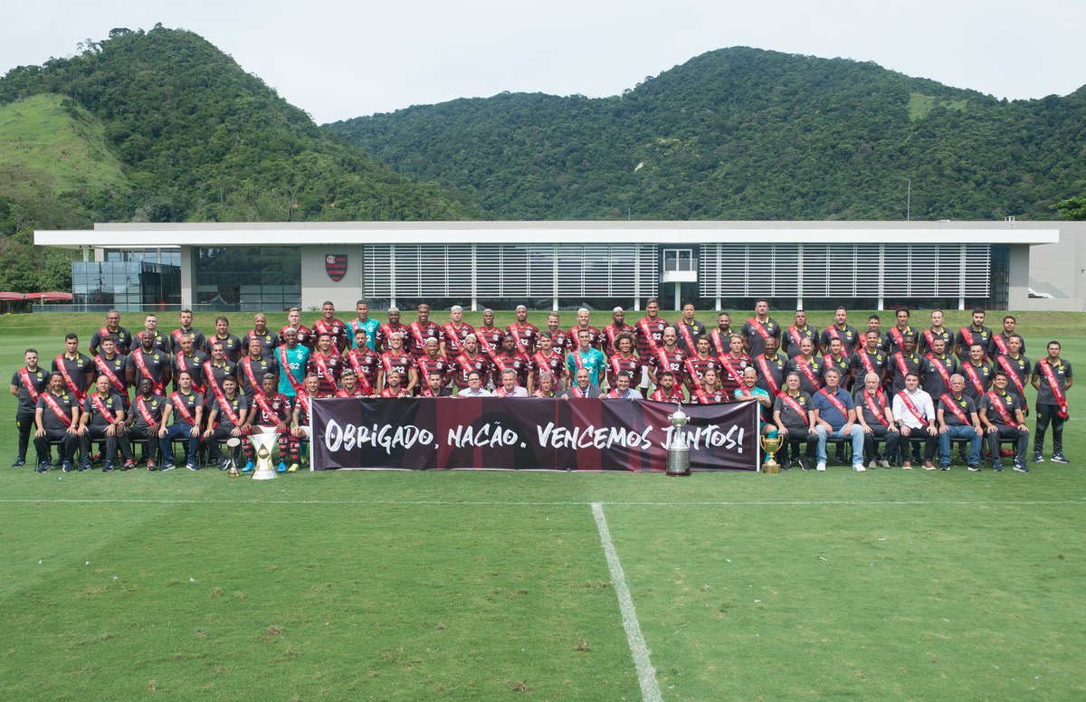 Brunohenrique's tweet photo. Sorrimos 
Choramos 
Lutamos 
Vencemos >>>>> JUNTOS 🔴⚫️ @Flamengo https://t.co/vdq0ukbUPP