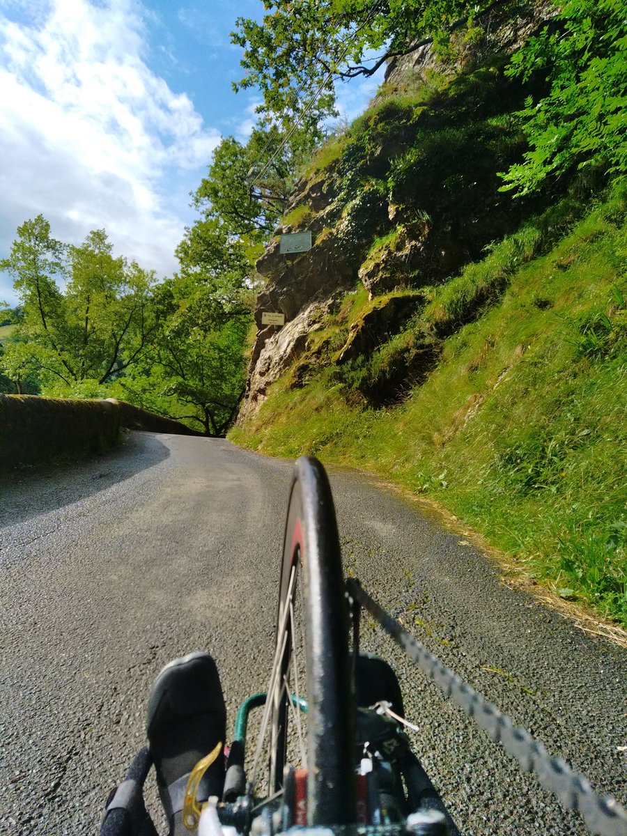 EyharaberryJ's tweet photo. #pasderoland #larrau #paysbasque #Euskadi #cyclistes @FFVelo_officiel un #paysage magnifique #paisaia bikain https://t.co/i9YRLJJYQf