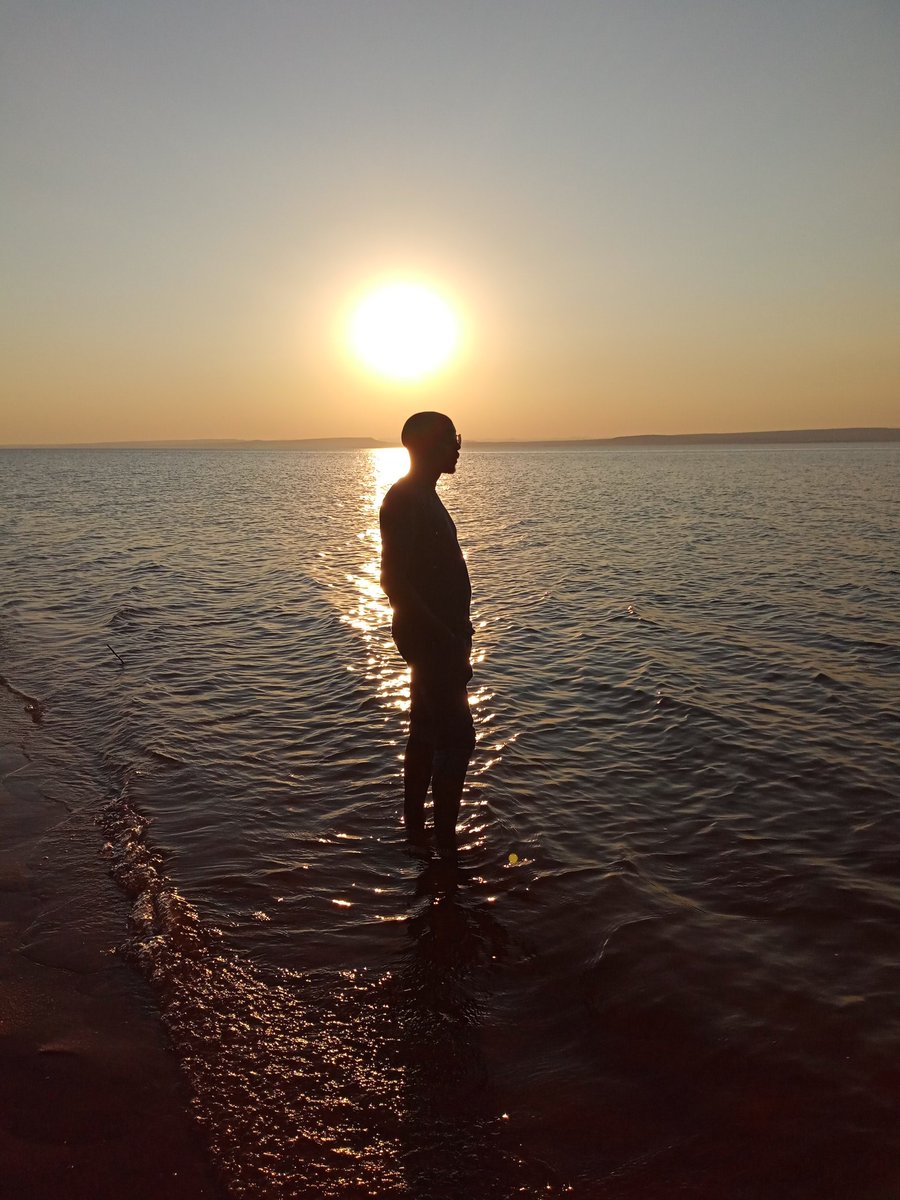 shingiechitsike's tweet photo. @Gary161718 I was in Binga end of last year...its so increadible...loved the sunset at the beach https://t.co/VufFsZzRMn