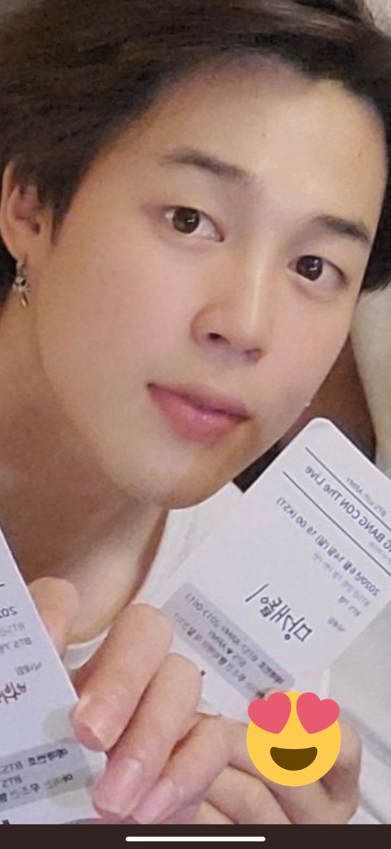 shreeshma5's tweet photo. @BTS_twt His puppy eyes 🥺 #JIMIN https://t.co/y3OkY05AHp