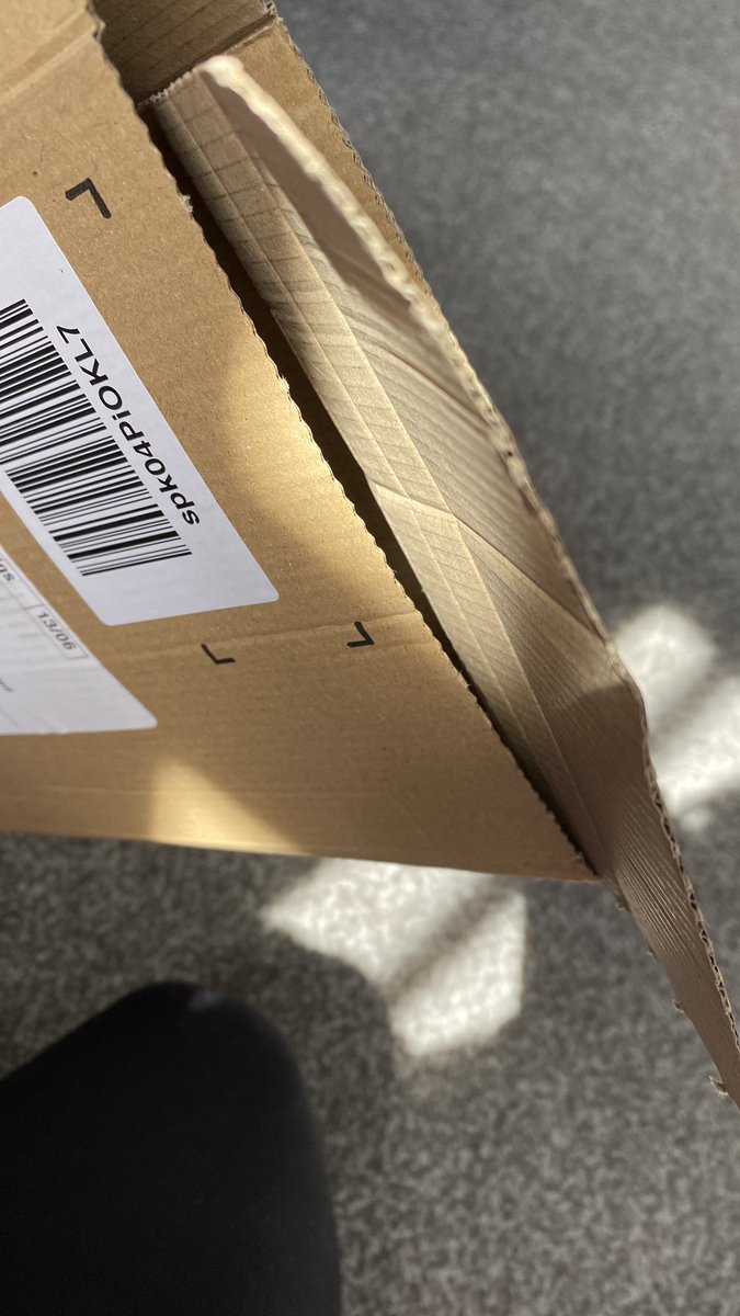 tracycreative's tweet image. @amazon  You must have so much stuff stolen !!! Every single package I ordered in this lockdown has come open !!! No tape holding anything down at all 🙄🙄🙄😳😳😳