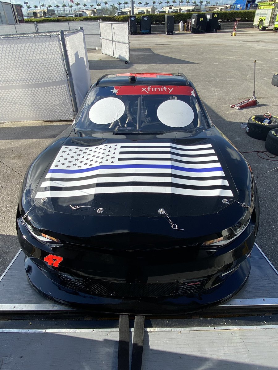 KyleWeatherman's tweet image. RACEDAY here in Miami have something special on the car this weekend. A lot going on in the world right now and I wanted to express that most first responders are good people. My uncle is a firefighter and he would do anything to help save lives. 🙏🏻 please repost LOVE everyone🙏🏻