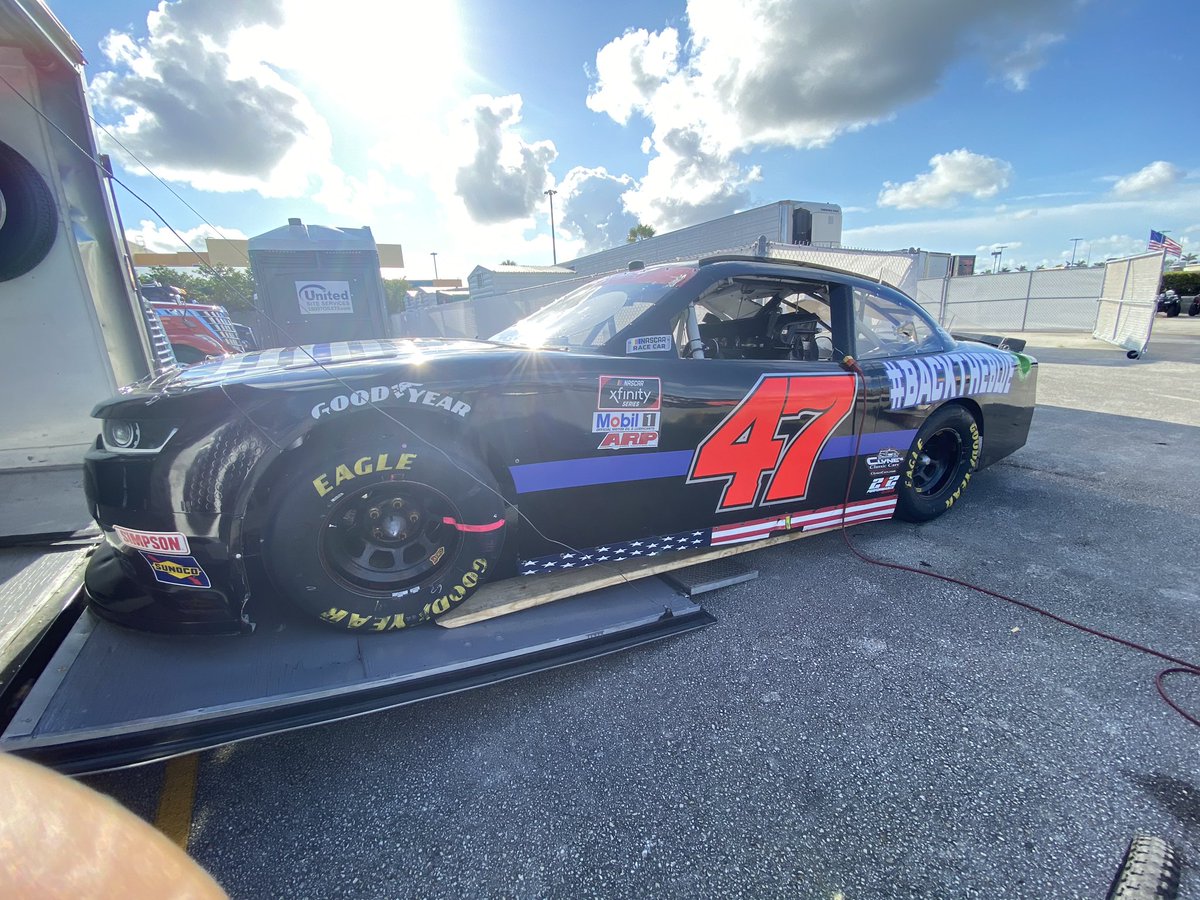 KyleWeatherman's tweet image. RACEDAY here in Miami have something special on the car this weekend. A lot going on in the world right now and I wanted to express that most first responders are good people. My uncle is a firefighter and he would do anything to help save lives. 🙏🏻 please repost LOVE everyone🙏🏻