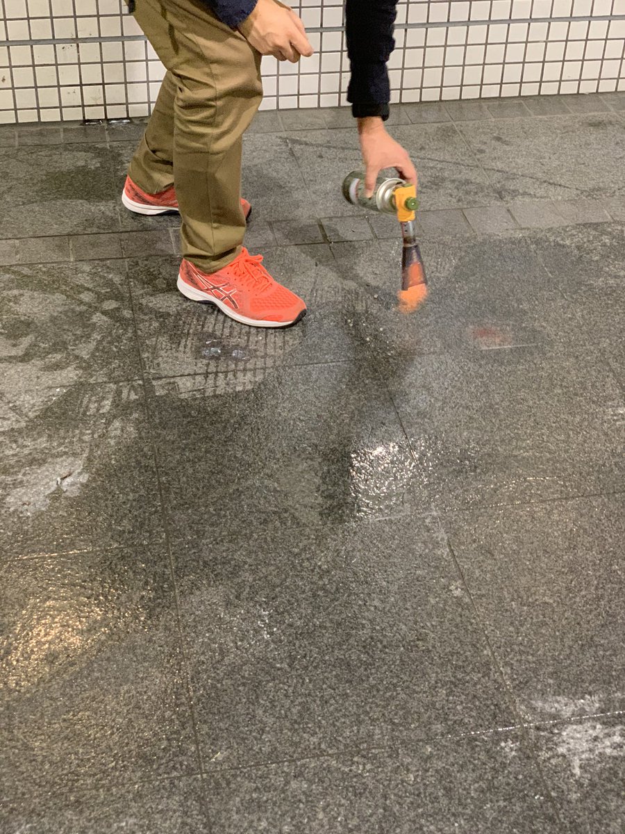 確実に仕留めてから下山をして 登山口に近い駅に 大量の山ビルが出現 人間が持ち込んだものらしい Togetter