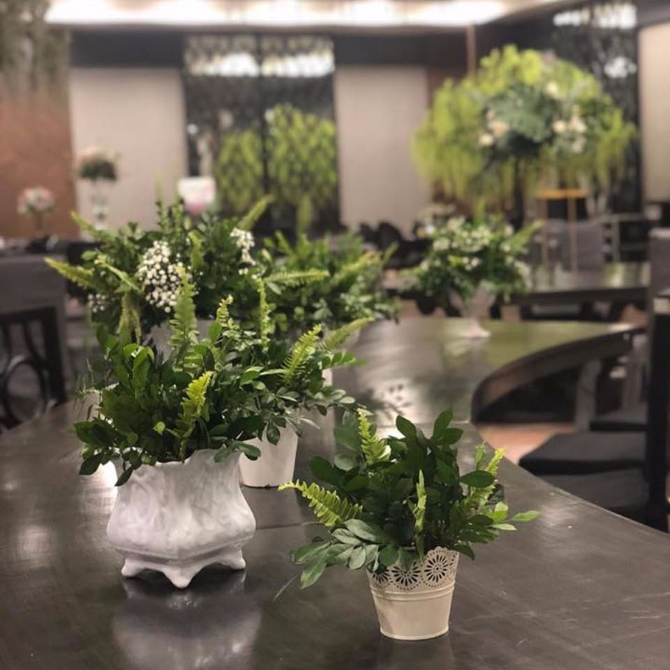 dahofloreria's tweet photo. #Sábado de eventos ¡Agradecemos mucho su confianza! ¿Y tú ya agendaste tu cita? #FloreriaDaho ☘️🌾💐

Informes📲1.52.05.25 #Floreria #SLP https://t.co/PU6wZ58gAc