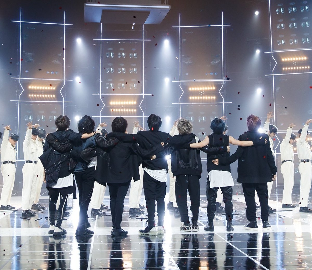 4everbangta's tweet photo. Un dรญa como hoy hace 7 aรฑos , "2013" debutaba BTS
Desde el momento que ARMY conociรณ a bangtan por primera vez en 2013, a partir de ahรญ vieron algo en ellos. Ese "Algo" fue el increรญble talento que ellos tenรญan y la pasiรณn de ellos en ser grandes algรบn dรญa. #ToEternityWithBTS https://t.co/KVBo5yGGUk