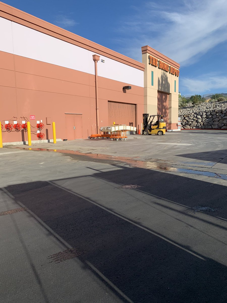JohnmerinoHD's tweet photo. @0rozcoHD can’t remember the last time this stores lumber pad was empty during season. Lights out NOAM Chris. Glad to have you on the team! #pacnorthproud @THD_SteveMitch @ops3311 https://t.co/PM1fBJcnk6