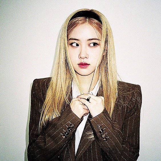 ( *  𝕹 . ) 

             n - erva 、 ˓ rosé.📙. ˒
                   แลกฟอล 𓐄 ตามทัก 

       יִ ยพท. ลฟตท 、