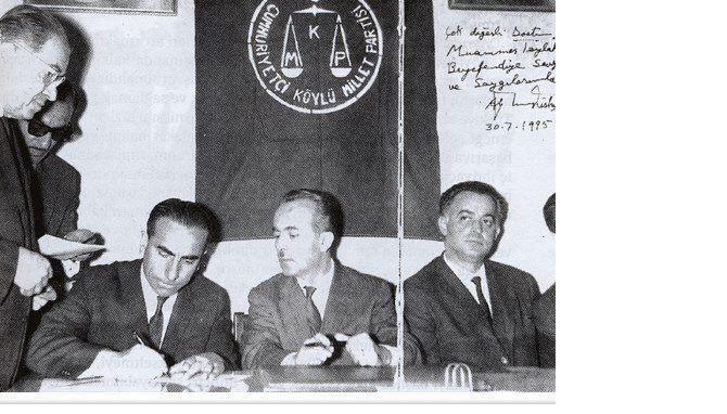 SGYavuz's tweet photo. “Doğruda birlik doğrudur, yanlışta dahi birlik doğrudur;  çünkü bizatihi birliğin kendisi doğrudur.”

Sadakat timsali, fikir, dava ve aksiyon adamı, Türkmen ağası, hemşehrimiz, Başbuğumuzun kadim dostu Dündar Taşer Bey'i rahmet ve minnetle anıyoruz.
#DündarTaşer https://t.co/7M0ZdkHRuF